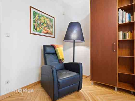 Nice apartment with a parking space.  The premises have just undergone cosmetic renovation. The apar Rīga