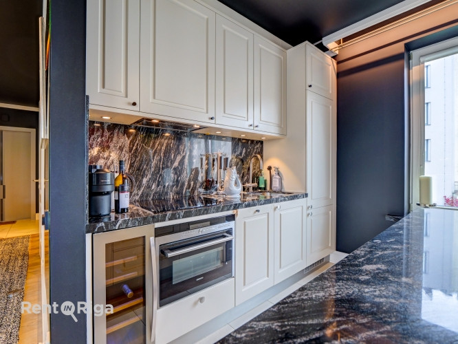 Tiek pārdots augšējā stāva dzīvoklis ar iespaidīgu terasi (60m2) klusajā centrā Antonijas Rīga - foto 9