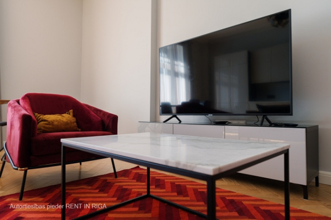 Эксклюзивная 3-комнатная квартира в Центре.  В квартире есть просторная гостиная, Рига - изображение 3