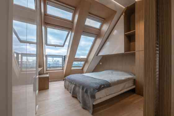 Ekskluzīvs divu līmeņu dzīvoklis ar terasi Rīgas centrā!  Dzīvoklis pilnībā renovēts skandināvu stil Рига