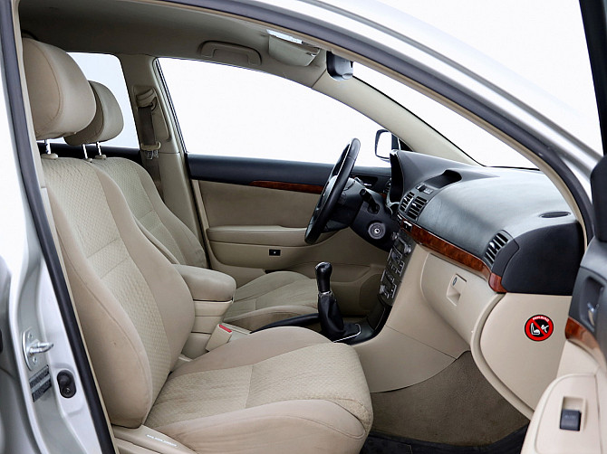 Toyota Avensis Linea Sol 2.0 D-4D 85kW Tallina - foto 6