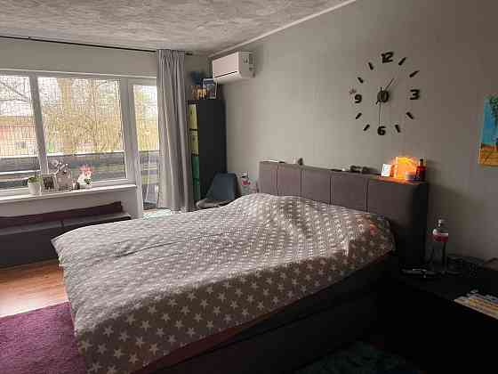 Piedāvājumā plašs un mājīgs 3 istabu dzīvoklis Jērcēnos, 1. stāvā (73, 6 m²), kas atrodas mierīgā... Валмиера