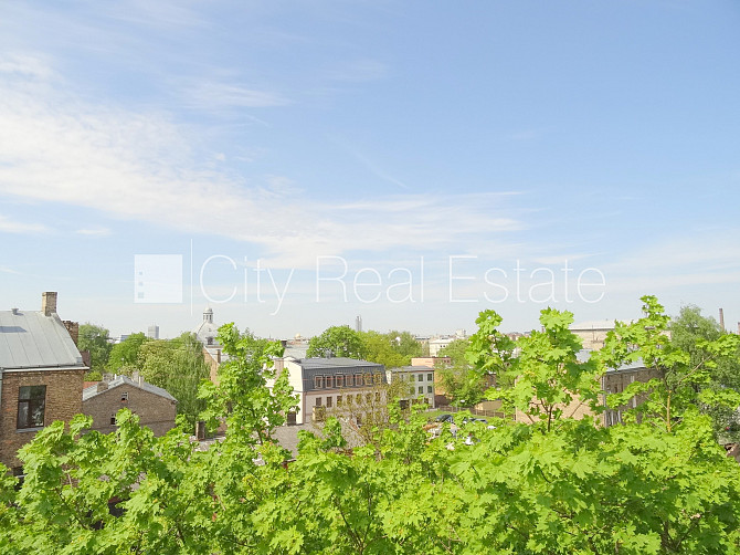 Pagalma māja, labiekārtots apzaļumots pagalms, objektu apsargā fiziskā apsardze, pagalmā Rīga - foto 5