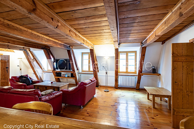 Fasādes māja, renovēta māja, bruģēts piebraucamais ceļš, ieeja no ielas, logi vērsti Rīga - foto 5