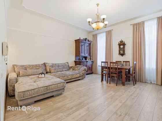Аристократичная квартира в стиле модерн в центре Риги  ул. Кр. Барона 60 Rīga