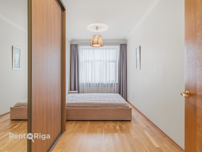 Izīrē gaišu un mājīgu 3 istabu dzīvokli Rīgas centrā!  Ienākot dzīvoklī ir garš Rīga - foto 8