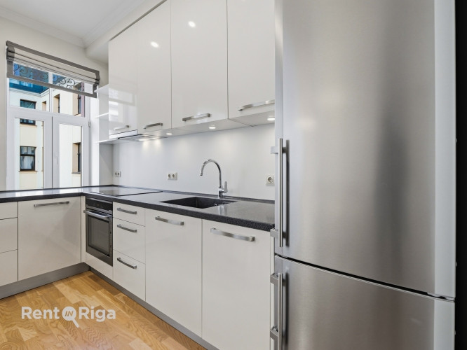 Izīrē gaišu un mājīgu 3 istabu dzīvokli Rīgas centrā!  Ienākot dzīvoklī ir garš Rīga - foto 4