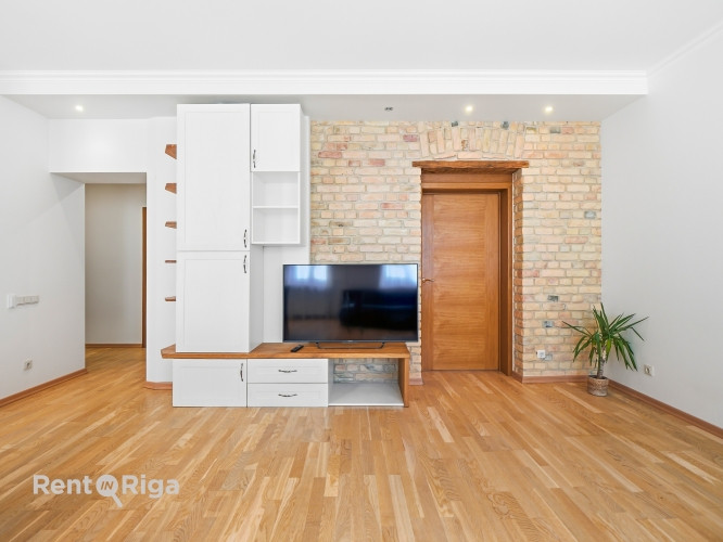 Izīrē gaišu un mājīgu 3 istabu dzīvokli Rīgas centrā!  Ienākot dzīvoklī ir garš Rīga - foto 7