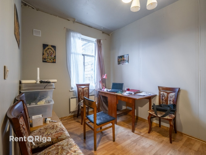 Tiek piedāvāta unikāla trīsstāvu māja Jelgavas centrā - īpašums, kura vēsture runā pati Jelgava un novads - foto 9