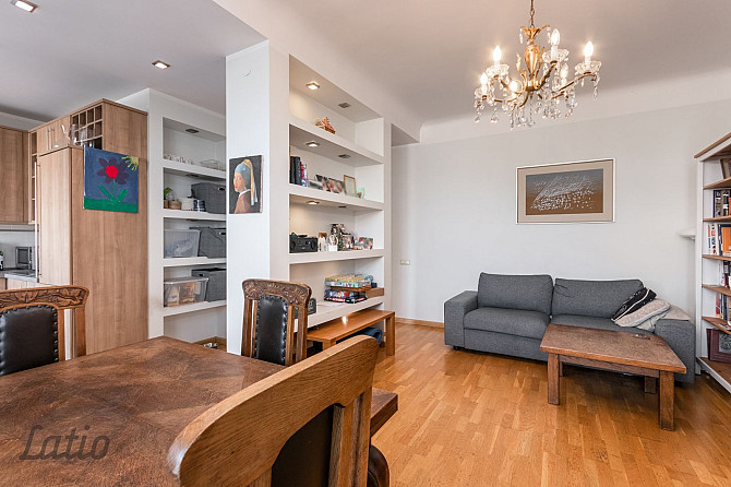 Pārdod 3 istabu dzīvokli Rīgas centrā ar skaistu skatu uz Daugavu.

Dzīvoklis ir kvalitatīvi remontē Рига - изображение 2