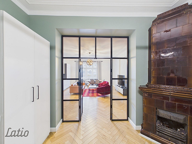 Izīrē elegantu un gaumīgi renovētu 3 istabu dzīvokli pašā Rīgas centrā  Brīvības ielā. Dzīvoklis apv Рига - изображение 5