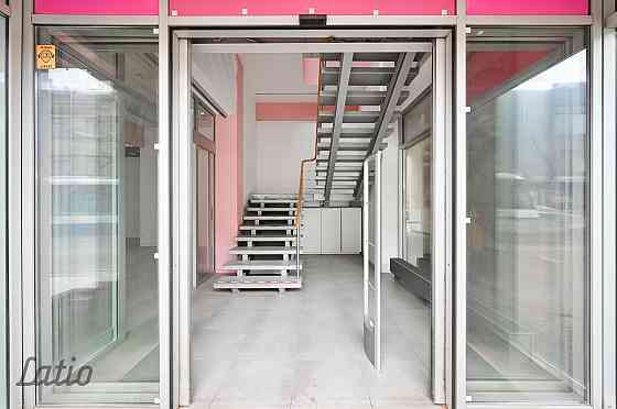 Nomai tiek piedāvātas plašas un funkcionālas komerctelpas vienā no Rīgas aktīvākajām ielām  Krišjāņa Рига