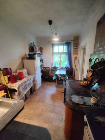 Divstāvu ēka Mūsas upes krastā ar gleznainu ainavu.  Pirmajā stāvā atrodas 2 guļamistabas, virtuve,  Бауска и район - изображение 9