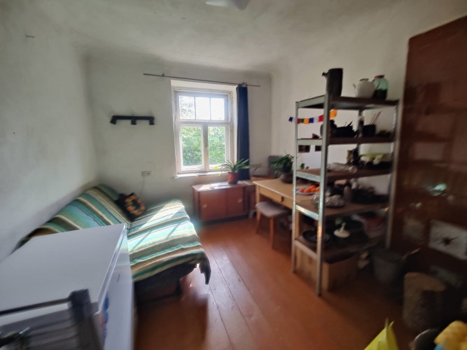 Divstāvu ēka Mūsas upes krastā ar gleznainu ainavu.  Pirmajā stāvā atrodas 2 guļamistabas, virtuve,  Бауска и район - изображение 6