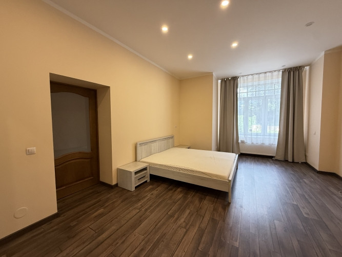 Продаётся квартира  высокий первый этаж в фасадном здании на улице Латгалес, в Рига - изображение 8