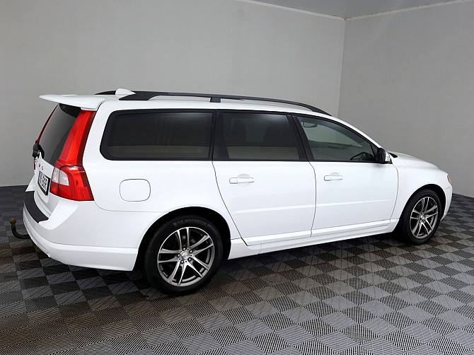 Volvo V70 R-Design ATM 2.4 D5 129kW Таллин - изображение 3