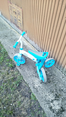 Pārdodu bērnu trīsriteni , ar saliekamiem un noņemamiem riteniem. Rīga - foto 2