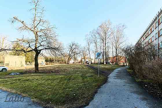 Izcils investīciju objekts klusā Rīgas rajonā.

Pārdošanā 1872 m zemes gabals privātai apbūvei vai i Rīga