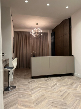 Ilgtermiņa īrei piedāvā kvalitatīvi izremontētas telpas Rīgas centrā.  Telpas ar Rīga - foto 6