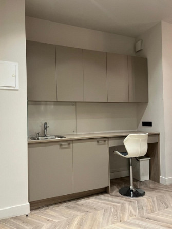 Ilgtermiņa īrei piedāvā kvalitatīvi izremontētas telpas Rīgas centrā.  Telpas ar Rīga - foto 7