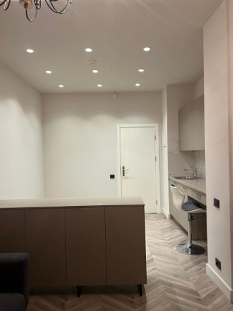 Ilgtermiņa īrei piedāvā kvalitatīvi izremontētas telpas Rīgas centrā.  Telpas ar Rīga - foto 8