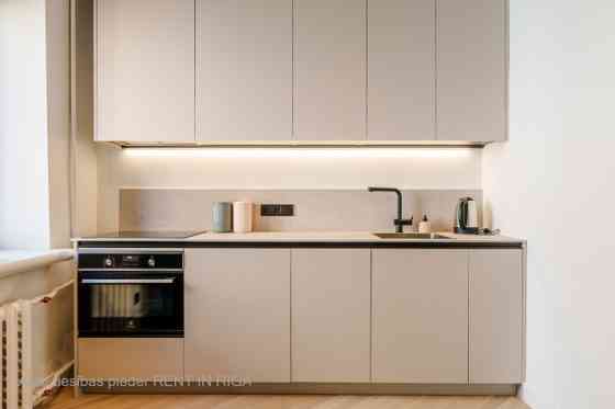 Сдается 3-комнатная квартира в Тихом центре, Elizabates iela 9. Квартира расположена на Рига