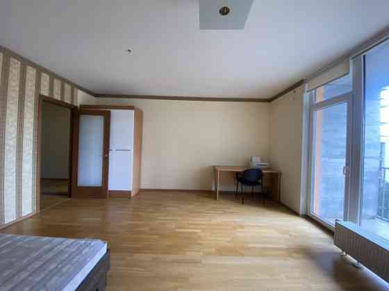 Four-room apartment in Jaunā Teika.  Layout: a living room (relatively small) combined with the kitc Рига