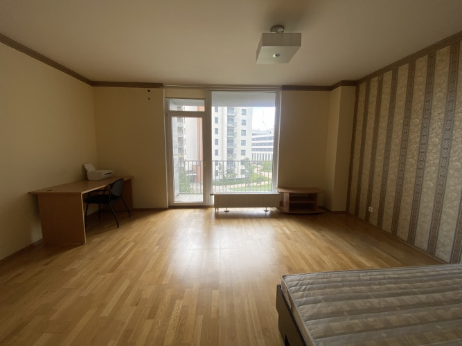 Four-room apartment in Jaunā Teika.  Layout: a living room (relatively small) combined with the kitc Рига - изображение 2