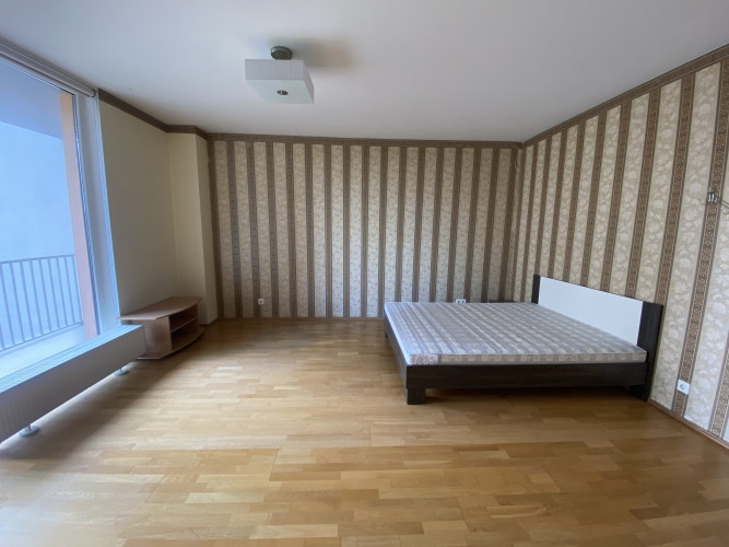 Four-room apartment in Jaunā Teika.  Layout: a living room (relatively small) combined with the kitc Рига - изображение 1