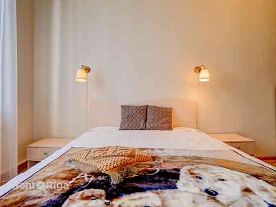 Izīrē plašu 3 istabu dzīvokli!  Dzīvoklis ir gaišs un mājīgs. un tajā visas 3 istabas ir izolētas. I Rīga