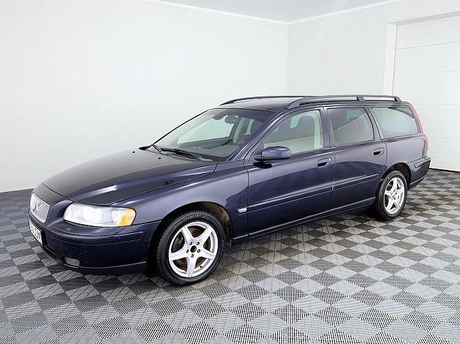 Volvo V70 Summum 4x4 AWD Facelift 2.4 D5 120kW Tallina - foto 2