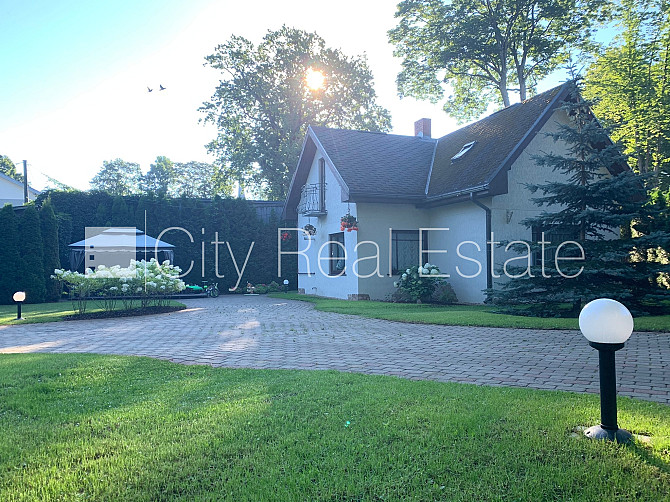 Renovēta māja, labiekārtota apzaļumota teritorija, iežogota teritorija, vieta vairākām Jūrmala - foto 2