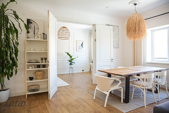 Izīrē izsmalcinātu 3 istabu dzīvokli Rīgas centrā  Avotu ielā.

Piedāvājumā elegants, plašs un gaumī Рига - изображение 2