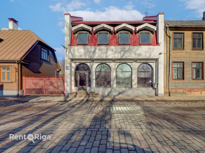 Komerctelpas ar plaša pielietojuma iespējām atsevišķā mājā.  Īpašuma priekšrocības: Rīga - foto 1