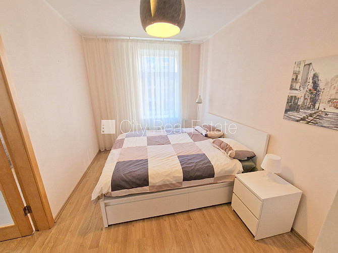 Fasādes māja, renovēta māja, slēgta teritorija, iespēja nomāt autostāvvietu, kāpņu telpa Rīga - foto 11