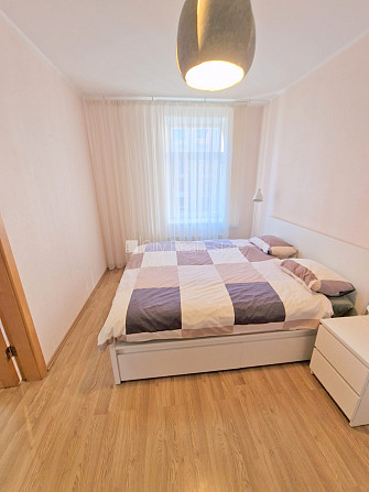 Fasādes māja, renovēta māja, slēgta teritorija, iespēja nomāt autostāvvietu, kāpņu telpa Rīga - foto 12