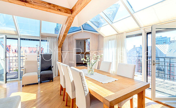 Zeme īpašumā, fasādes māja, renovēta māja, labiekārtota apzaļumota teritorija, bruģēts Rīga - foto 4