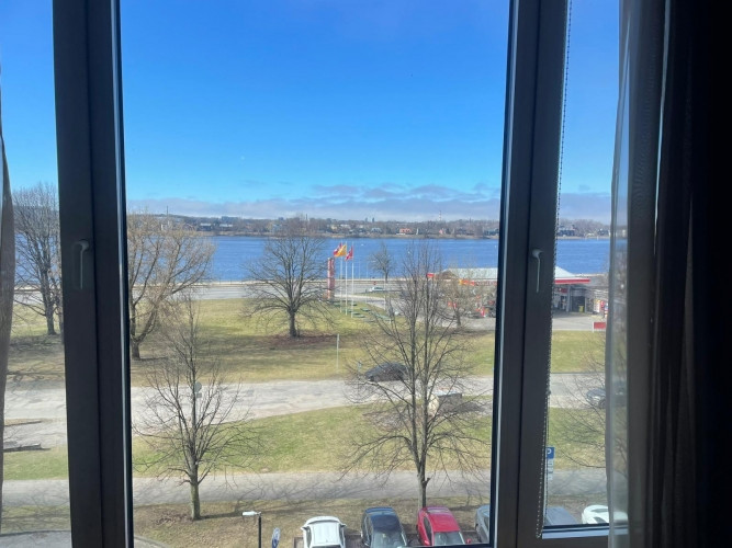 Tiek izīrēts 4-istabu dzīvoklis 