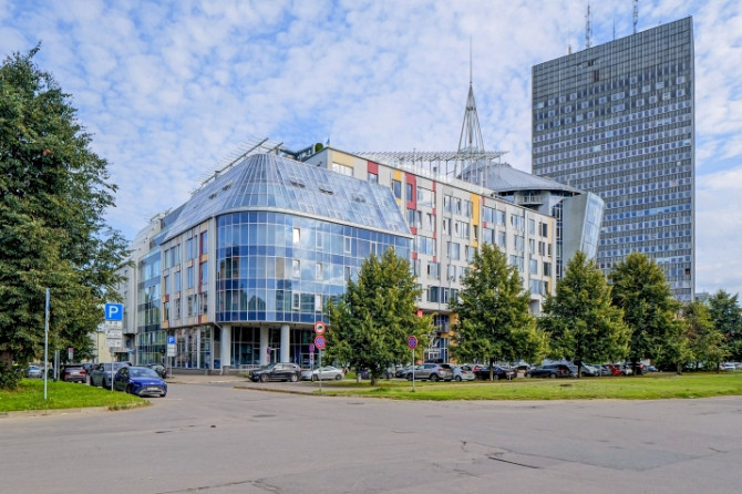 В жилом комплексе "Centra Namās" сдается в аренду 4-комнатная квартира с подземным Рига - изображение 10