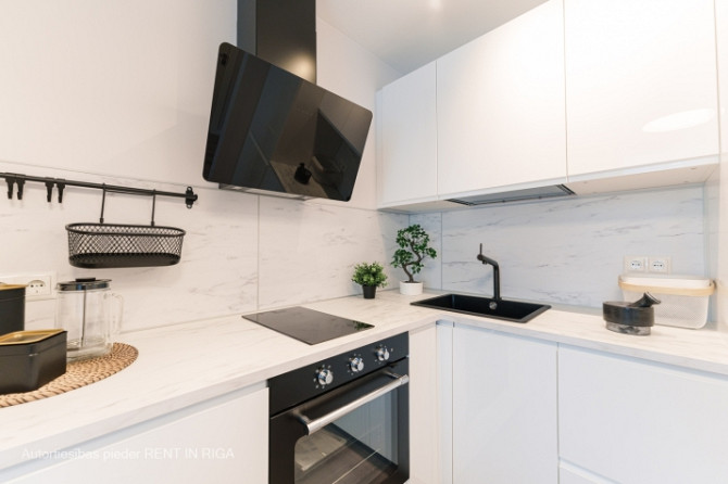 Новый, полностью меблированный апартамент.  Проект Ezera SOLO расположен в тихом и Рига - изображение 2