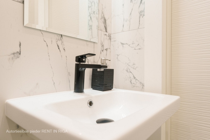 Новый, полностью меблированный апартамент.  Проект Ezera SOLO расположен в тихом и Рига - изображение 8