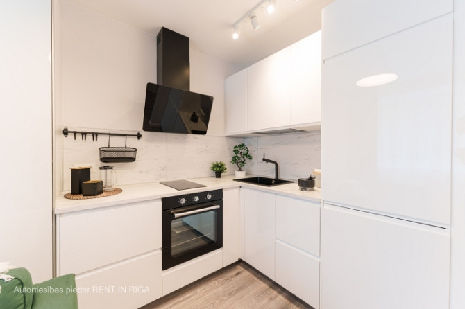 Новый, полностью меблированный апартамент.  Проект Ezera SOLO расположен в тихом и Рига - изображение 1
