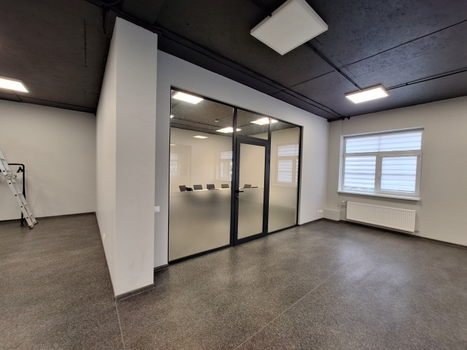 Piedāvājam nomai biroja telpas Biznesa parkā Dambis, Uriekstes ielā 1, Rīgā.  Birojs ir Rīga - foto 7
