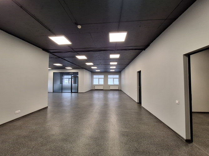 Piedāvājam nomai biroja telpas Biznesa parkā Dambis, Uriekstes ielā 1, Rīgā.  Birojs ir Rīga - foto 2