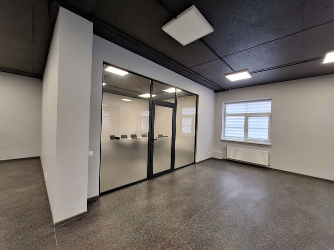 Piedāvājam nomai biroja telpas Biznesa parkā Dambis, Uriekstes ielā 1, Rīgā.  Birojs ir Rīga - foto 9