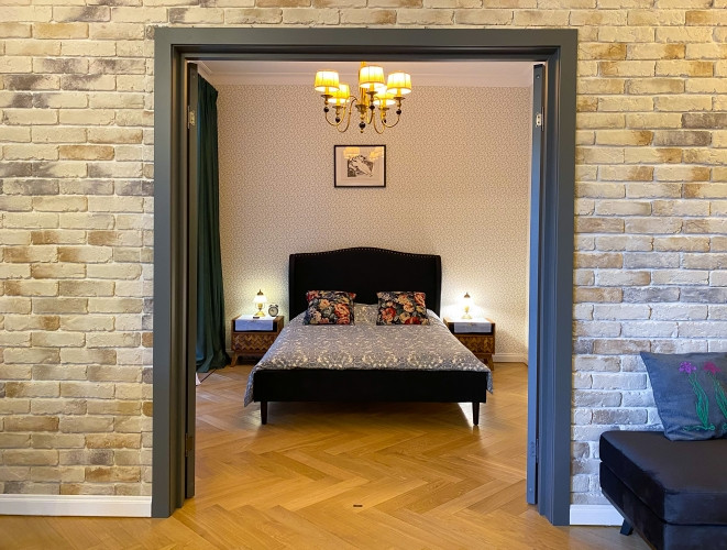 Blakus Antonijas un Strēlnieku ielām klusajā centrā tiek izīrēts gaišs, saulains, mājīgs Rīga - foto 4