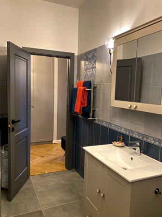 Blakus Antonijas un Strēlnieku ielām klusajā centrā tiek izīrēts gaišs, saulains, mājīgs Rīga - foto 7