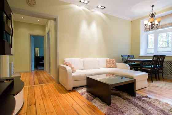 Уютная квартира в центре Риги. Трехкомнатная квартира, с мебелью, с окнами в тихий Rīga