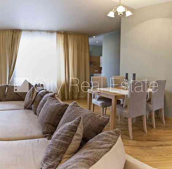 Проект - Palisade (Палисаде), фасадный дом, реставрированный дом, мансарда, лифт, Rīga