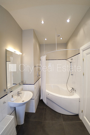 Projekts - Palisade, fasādes māja, restaurēta māja, mansards, ir lifts, kāpņu telpa pēc Rīga - foto 11